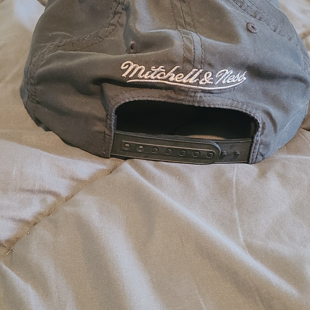 Bulls snapback hat - Picture 3 of 3